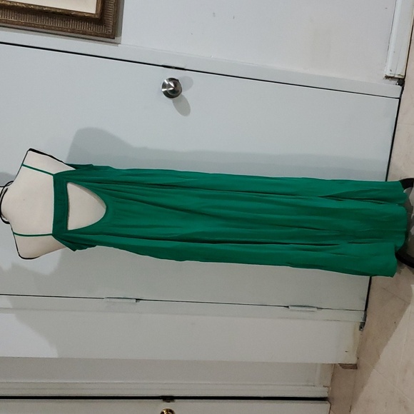 Dress - Picture 2 of 7